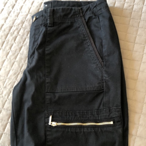 EUC - WHBM Black Slim Crop Pant - Picture 2 of 11